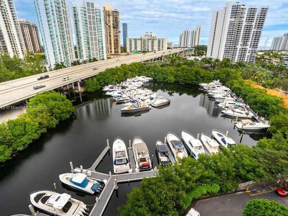 3500 Mystic Pointe Dr 1205, Aventura FL 33180