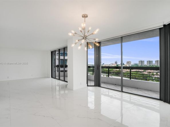 3500 Mystic Pointe Dr 1205, Aventura FL 33180