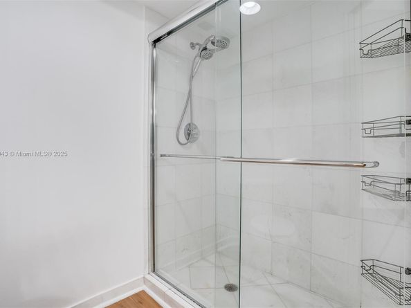 3500 Mystic Pointe Dr 1205, Aventura FL 33180