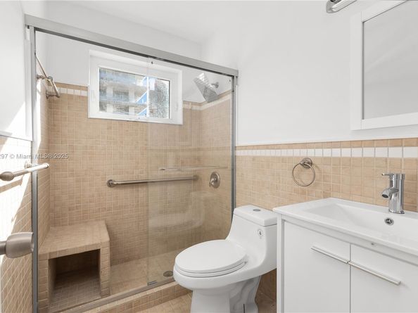 158 Ocean Dr 404/405, Miami Beach FL 33139