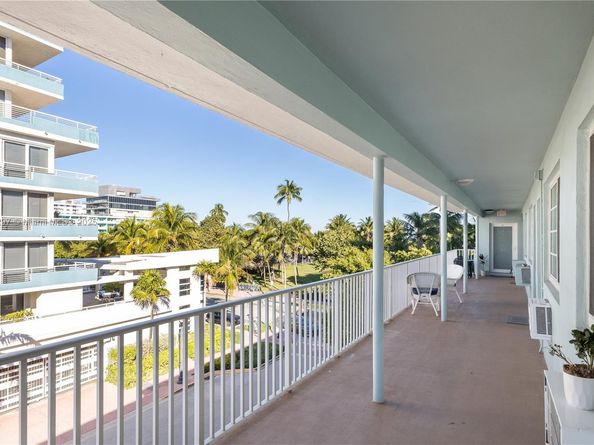158 Ocean Dr 404/405, Miami Beach FL 33139