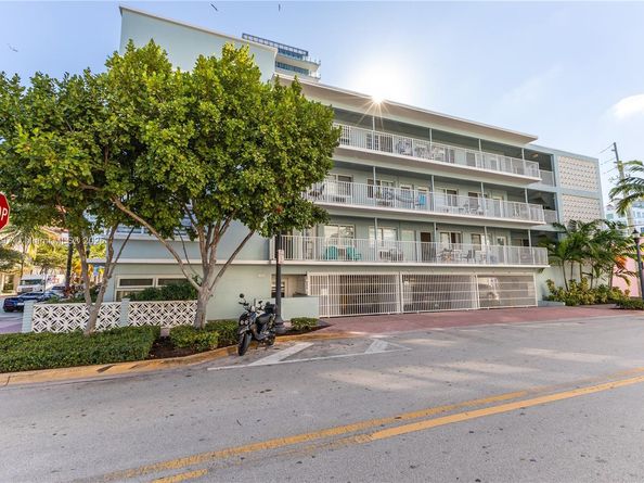 158 Ocean Dr 404/405, Miami Beach FL 33139