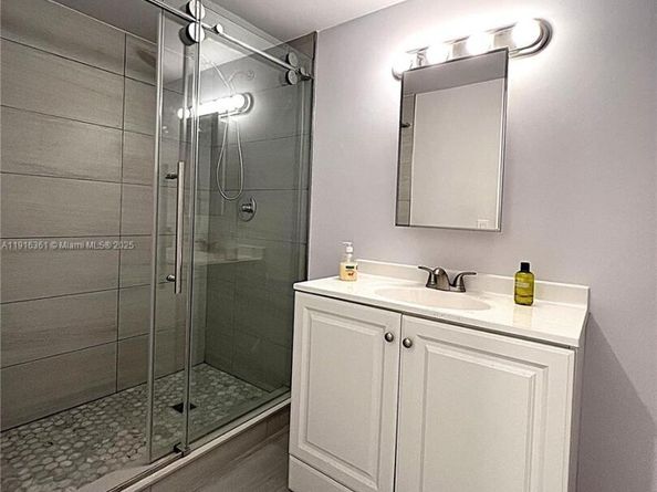 1849 S Ocean Dr 1509, Hallandale Beach FL 33009