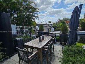 2543 Gulfstream Ln, Fort Lauderdale FL 33312