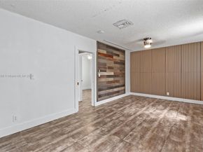 7201 Hayes St, Hollywood FL 33024