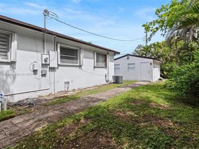 7201 Hayes St, Hollywood FL 33024
