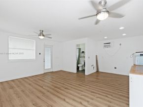 7201 Hayes St, Hollywood FL 33024