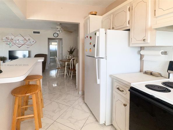 721 Atlantic Shores Blvd 307, Hallandale Beach FL 33009