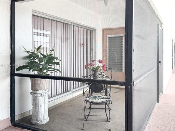 721 Atlantic Shores Blvd 307, Hallandale Beach FL 33009