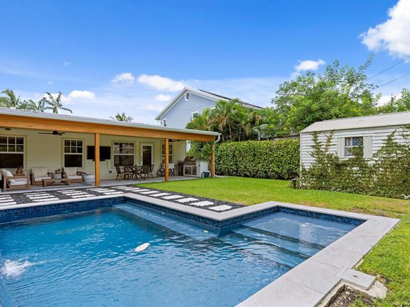 521 33RD Street, West Palm Beach FL 33407