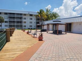 3600 NE 170th St 404, North Miami Beach FL 33160