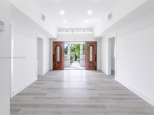 745 NW 140th St, Miami FL 33168