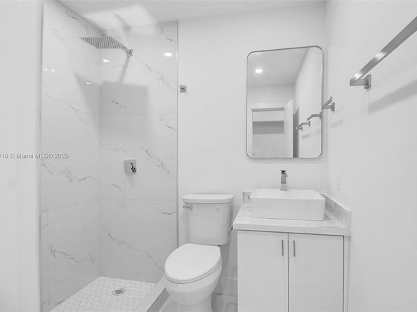 745 NW 140th St, Miami FL 33168