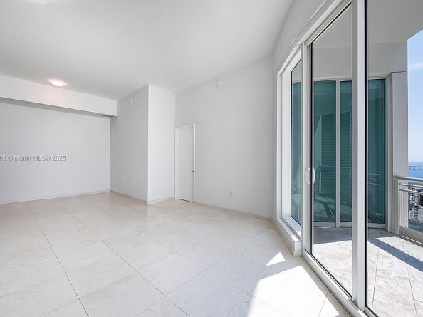 900 Brickell Key Blvd 2005, Miami FL 33131