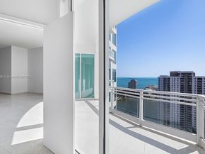 900 Brickell Key Blvd 2005, Miami FL 33131