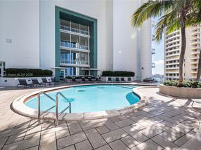 900 Brickell Key Blvd 2005, Miami FL 33131