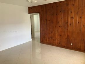 512 SW 10th St, Hallandale Beach FL 33009