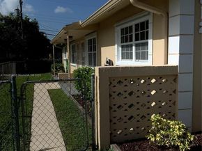 512 SW 10th St, Hallandale Beach FL 33009