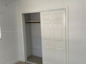 512 SW 10th St, Hallandale Beach FL 33009