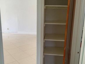 512 SW 10th St, Hallandale Beach FL 33009