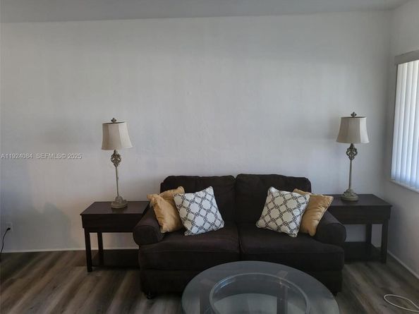 600 Layne Blvd 118, Hallandale Beach FL 33009