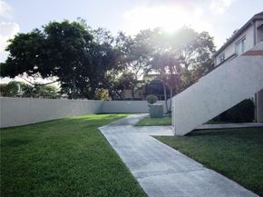 18890 NW 57th Ave 202, Hialeah FL 33015