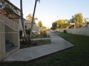 18890 NW 57th Ave 202, Hialeah FL 33015