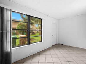 50 Matador Ln 323, Davie FL 33324