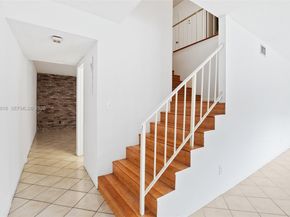 50 Matador Ln 323, Davie FL 33324