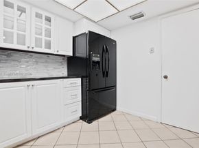 50 Matador Ln 323, Davie FL 33324