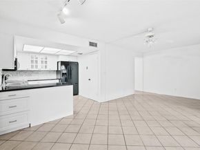 50 Matador Ln 323, Davie FL 33324