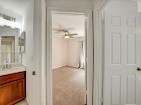 4202 Bahia Isle Cir, Wellington FL 33449