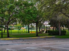 4202 Bahia Isle Cir, Wellington FL 33449