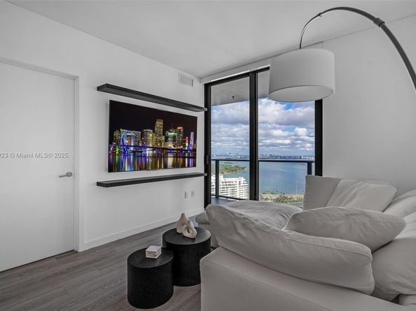 501 NE 31st St 3704, Miami FL 33137
