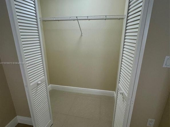 4100 Salzedo St 910, Coral Gables FL 33146