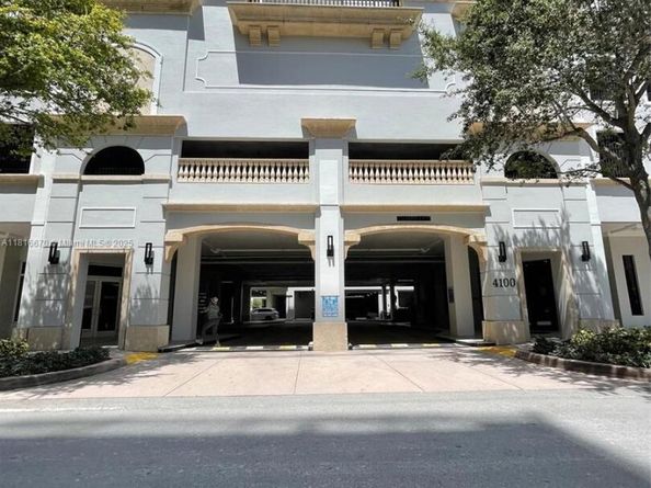 4100 Salzedo St 910, Coral Gables FL 33146