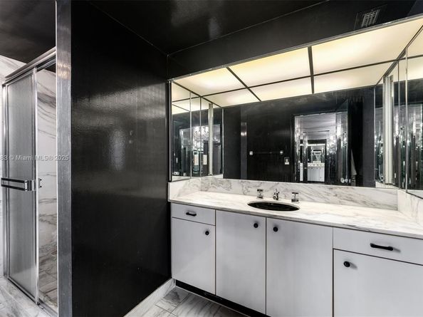 5500 Collins Ave 304, Miami Beach FL 33140