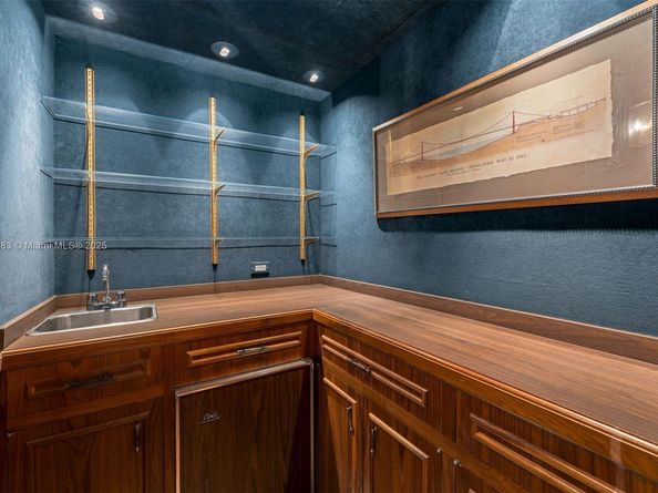 5500 Collins Ave 304, Miami Beach FL 33140