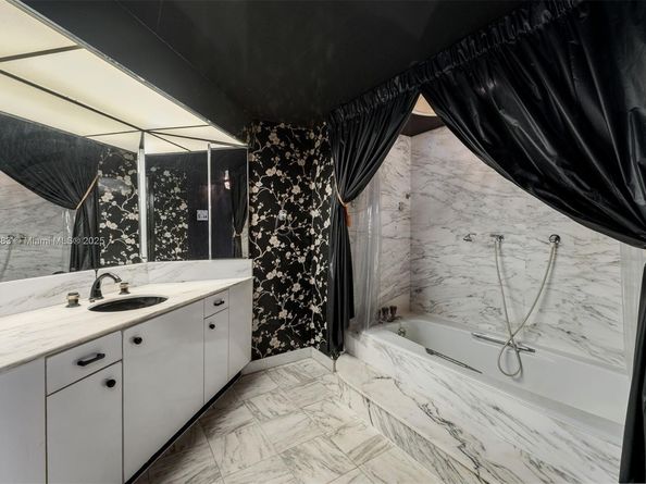 5500 Collins Ave 304, Miami Beach FL 33140