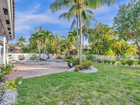 1322 NW 139th Ave, Pembroke Pines FL 33028