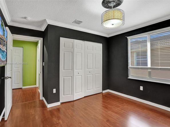 1322 NW 139th Ave, Pembroke Pines FL 33028