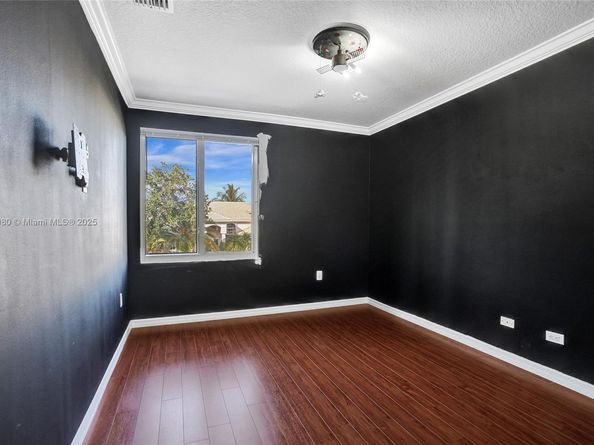 1322 NW 139th Ave, Pembroke Pines FL 33028