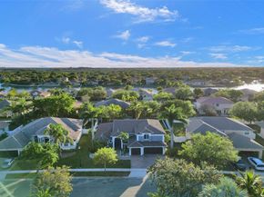1322 NW 139th Ave, Pembroke Pines FL 33028