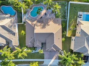 1322 NW 139th Ave, Pembroke Pines FL 33028
