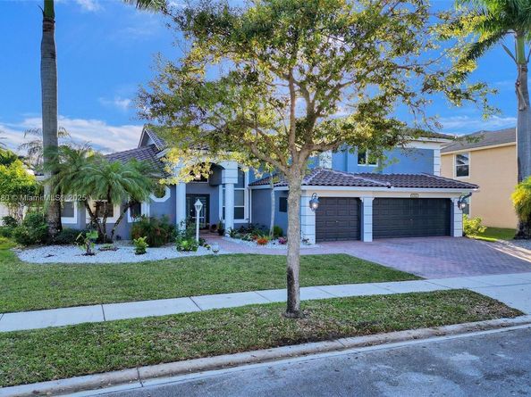 1322 NW 139th Ave, Pembroke Pines FL 33028
