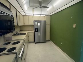 20505 E Country Club Dr 835, Aventura FL 33180