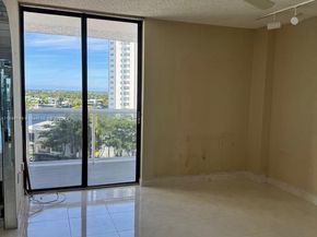 20505 E Country Club Dr 835, Aventura FL 33180