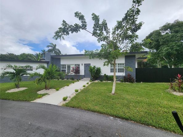 13751 NE 1st Ave, Miami FL 33161