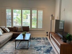 13751 NE 1st Ave, Miami FL 33161