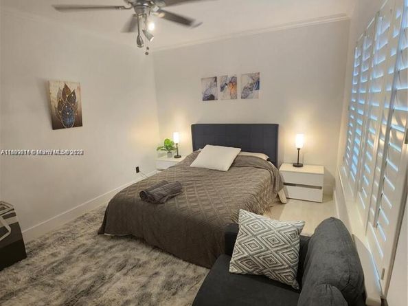 13751 NE 1st Ave, Miami FL 33161